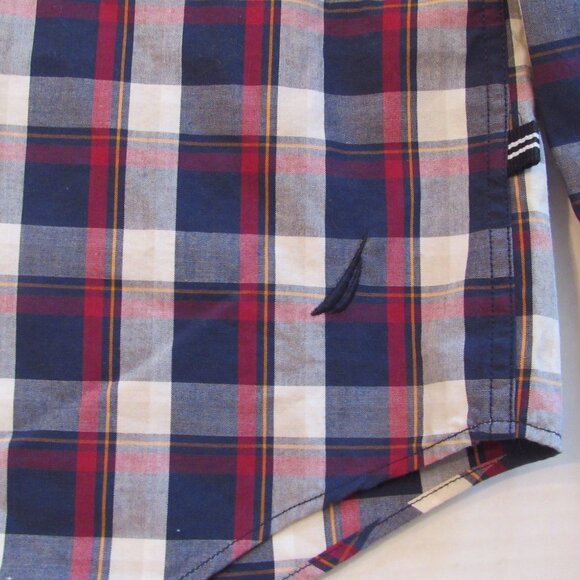Nautica Long Sleeve Button Up Collared Shirt Red/White/Blue Plaid/Check Size L - Picture 3 of 4